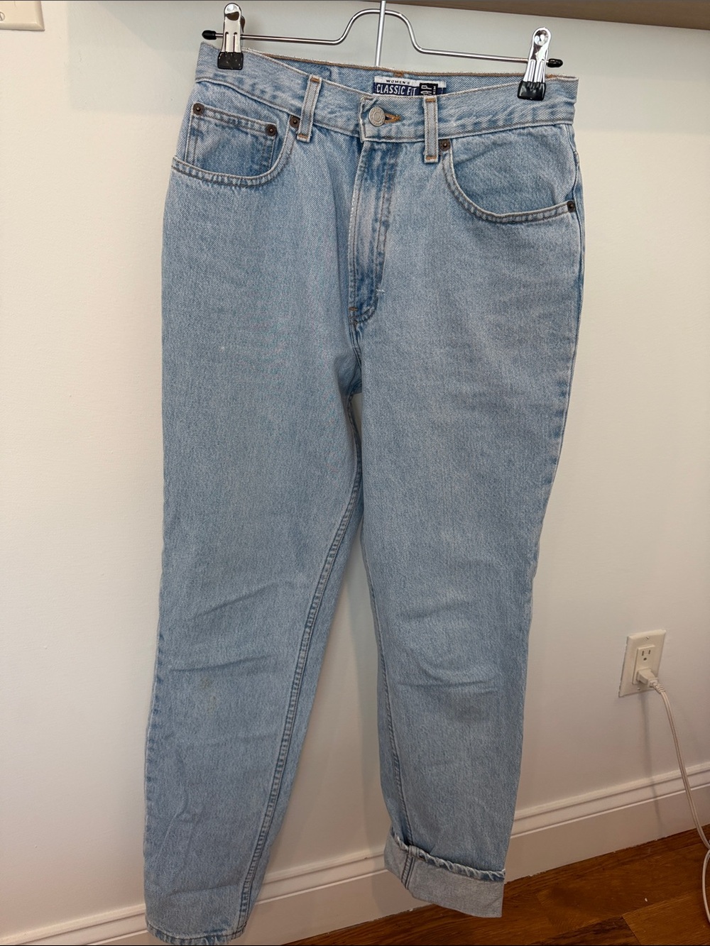 GAP Women's Classic Fit Light Blue Denim Jeans